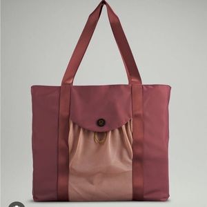 Lululemon Take It On Tote in Spiced Chai
